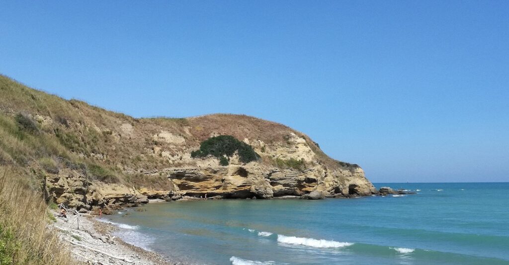 Legambiente e Wwf contro il cementificio sulla costa dei trabocchi